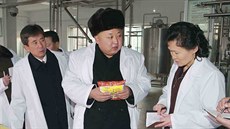 Severokorejský vdce Kim ong-un na inspekci továrny na jídlo pro dti (16....