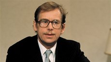 PRVNÍ PREZIDENTSKÝ Václav Havel t�i dny po zvolení do �ela �eskoslovenska...