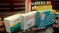 Najde se i něco v lékárnách, většina přípravků eliminuje kyselost v žaludku.