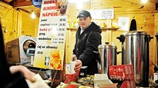 Mnoho lidí si na trh na jihlavské nám�stí za�lo t�eba na sva�ák. Tomu, �e �lo o...