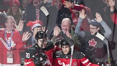 ŽIJÍ S TÝMEM. Kanadští fanoušci pro své mladé hokejisty dýchají a mistrovství...