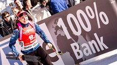 Gabriela Soukalová se raduje ze �tvrtého místa v závod� SP s hromadným startem,...