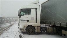 Nehoda kamionu v praském Klíov (29. 12. 2014).