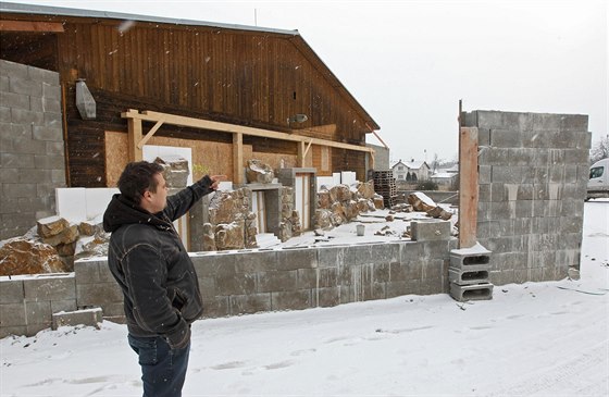 Podnikatel Michal Novák buduje ze staré pily ve Studenci zvíecí park. U nyní...