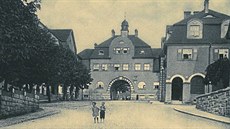 Náměstí Pod Branou v Liberci v roce 1924, kdy se jmenovalo Theodorovo náměstí.