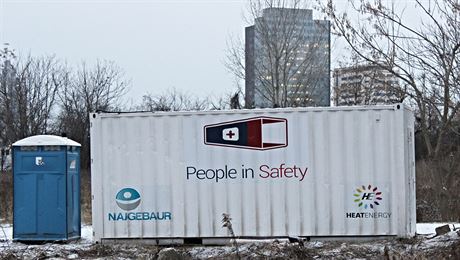 Speciální kontejner v Brn slouící jako útoit pro bezdomovce.