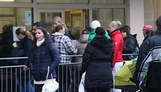 Hala mosteckého úadu práce nevyhovuje potu nezamstnaných, kteí si musí...