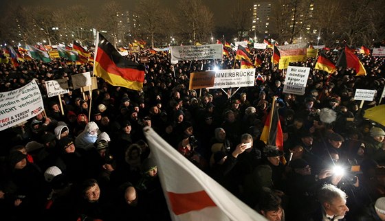 Protimuslimská demonstrace v Drážďanech (5. ledna 2015)