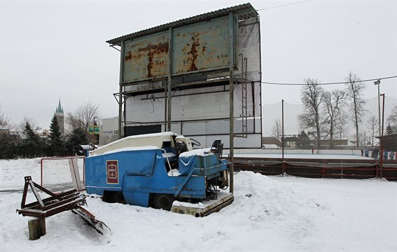 Staiký zimní stadion v Teli u neexistuje. Co s prostorem nedaleko památkového centra, poradí radnici veejnost.