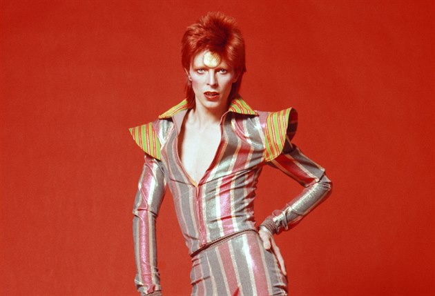 Overaly a výrazné vzory. Inspirujte se kreativním stylem Davida Bowieho