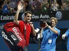 Roger Federer zdraví diváky na turnaji v Brisbane.
