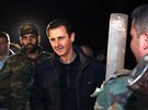 Na Silvestra syrský autoritáský prezident Baár Asad navtívil vojáky na...