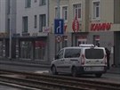 Kvli nálezu podezelého kufíku v Blohorské ulici evakuovala policie asi dv...