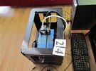 3D tiskárna, kterou policisté objevili pi domovní prohlídce u pachatel.