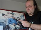 Pavel Herot s fotografi z jedn z nvtv u Martina Jirouse ve Vyd, kde se...