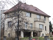 Vila ve Strašnicích, kterou koupil Vratislav Mynář.