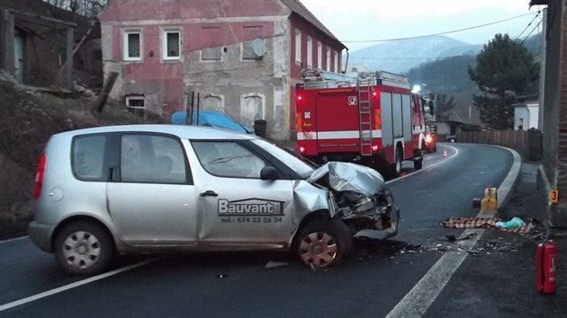 U Stre nad Oh narazilo auto do domu, ti lid se zranili.