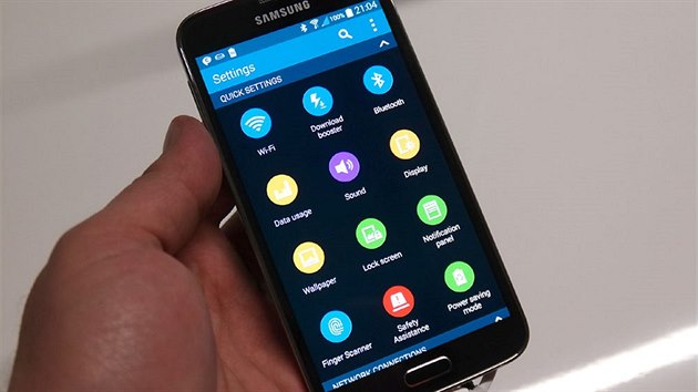 Samsung Galaxy S5 iv z Barcelony