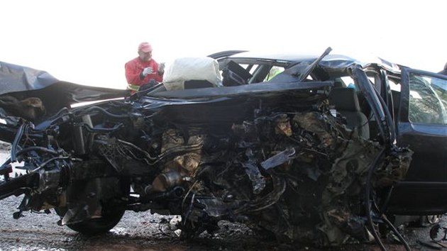 Nehoda na silnici mezi Broumovem a Nchodem si vydala lidsk ivot. (6. 1. 2015)