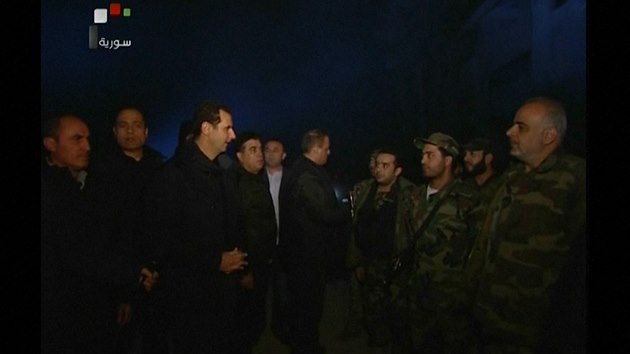 Bar Asad mezi vojky na front.