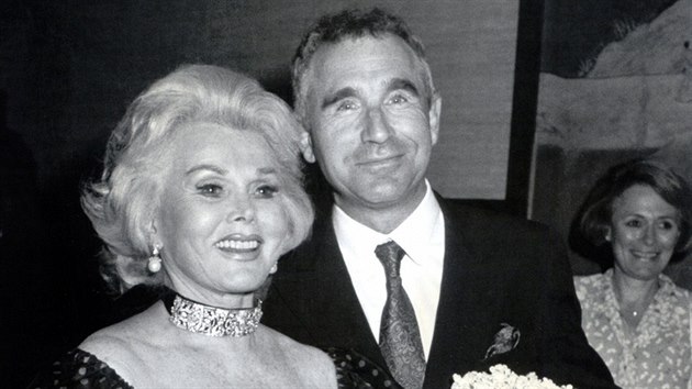 Zsa Zsa Gaborová a její devátý manžel, německý princ Frederic von Anhalt (1986)