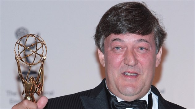 Stephen Fry dostal cenu Emmy v roce 2007 za dokumentrn film, kde popsal svou maniodepresivn psychzu.