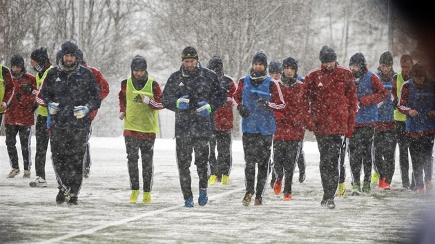 Fotbalist Jihlavy zahjili zimn ppravu v mrazivm poas.