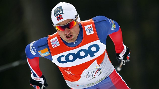 Petter Northug z Norska na trati 5. etapy Tour de Ski.
