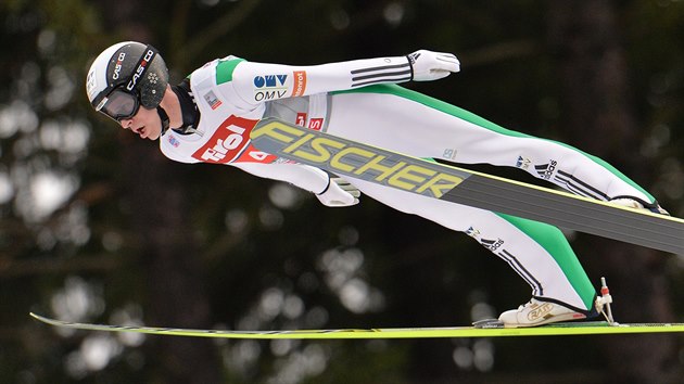 Roman Koudelka bhem tréninkového skoku na mstku v Innsbrucku.