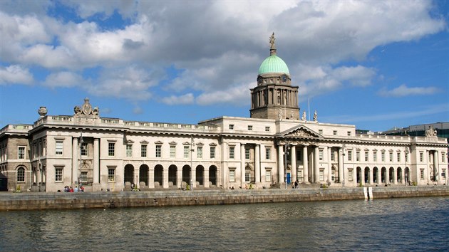 Custom House pat k nejvraznjm budovm v centru Dublinu.