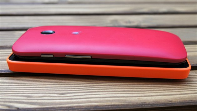 Nokia Lumia 630 a Motorola Moto E