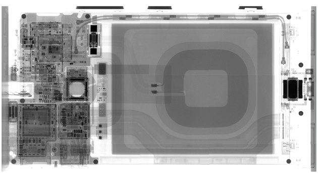 Rentgenov snmek Nokia Lumia 1520