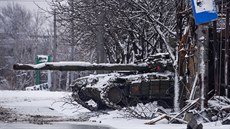 Tank proruských separatist� nedaleko don�ckého leti�t� (6. ledna 2015)