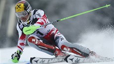 Marcel Hirscher na trati slalomu v Záh�ebu.
