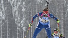 Jitka Landová v olympijském závodu biatlonových tafet v Soi. 