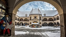 Domov senior sídlí v budíkovickém zámku, který vznikl pestavbou pvodní...