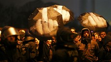 Odprci hnutí Pegida vyrazili do ulic Berlína s originálními detníky (5. ledna...
