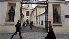 Sochy u Frantikánského klátera v Plzni.