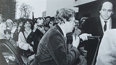 Prezident Václav Havel p�i náv�t�v� Zlína 7. b�ezna 1990 v Divadle pracujících....