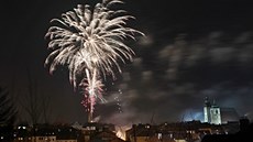 Novoro�ní oh�ostroj by se nad centrem Jihlavy m�l objevit i letos. By� se bude odpalovat o pár desítek metr� dál, u� nikoliv ze st�echy Prioru.