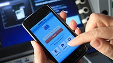 S rostoucím po�tem chytrých telefon� a rostoucím technologickými mo�nostmi vyu�ití banky v mobilu dále poroste. Ilustra�ní snímek