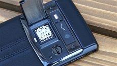 Vertu Signature Touch