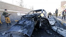 P�ed policejní akademií v hlavním m�st� Jemenu Saná dnes explodovalo auto...