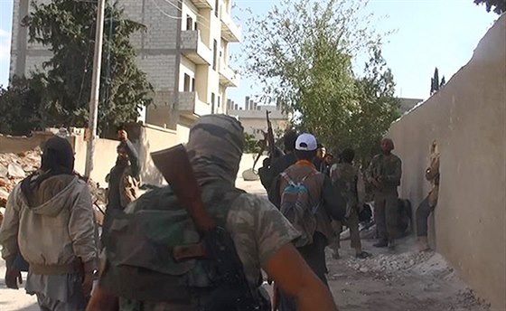Bojovníci Islámského státu v Kobani (4. listopadu 2014).