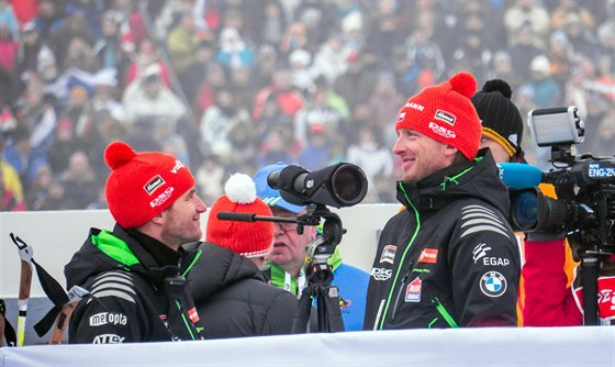 TRENÉRSKÁ RADOST. Zdenk Vítek (vlevo) a Ondej Rybá spokojen sledují...