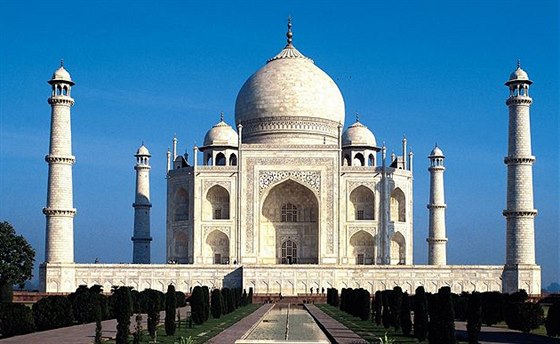 U indického Tádž Mahalu se nesmí topit kravským trusem, památka ...