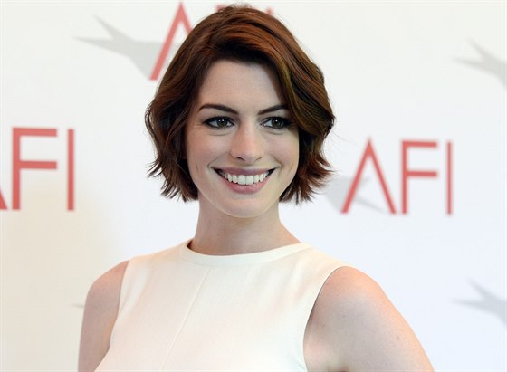 Anne Hathawayová (Los Angeles, 9.ledna 2015)