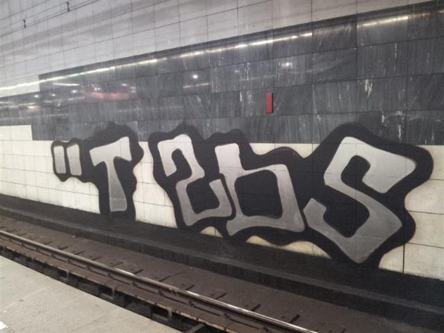 Graffiti ve stanici metra Muzeum