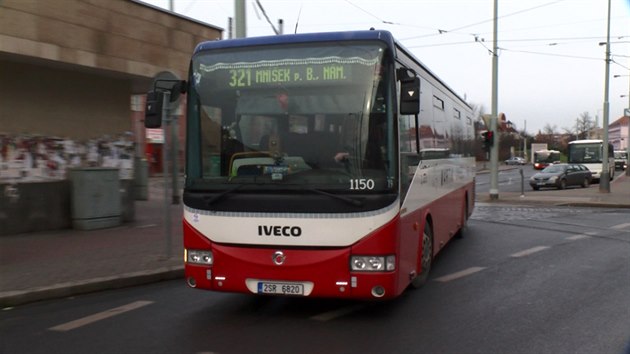 Praskou pímstskou dopravu organizuje spousta regionálních dopravc. Ropid...