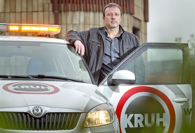 �Míváme tak 7 000 zásah� za m�síc, z toho bývá 50 a� 70 p�ípad�, kdy dojde k loupe�i, zbytek je planý poplach,� �íká Daniel Rezek.